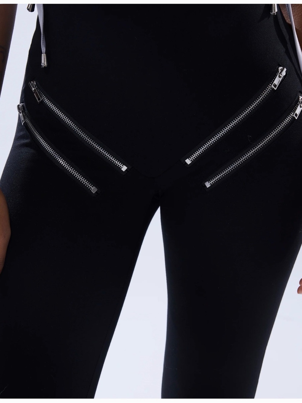 AKIRA Black High-Waist Skinny Leggings with Diagonal  adjustable  Zippers